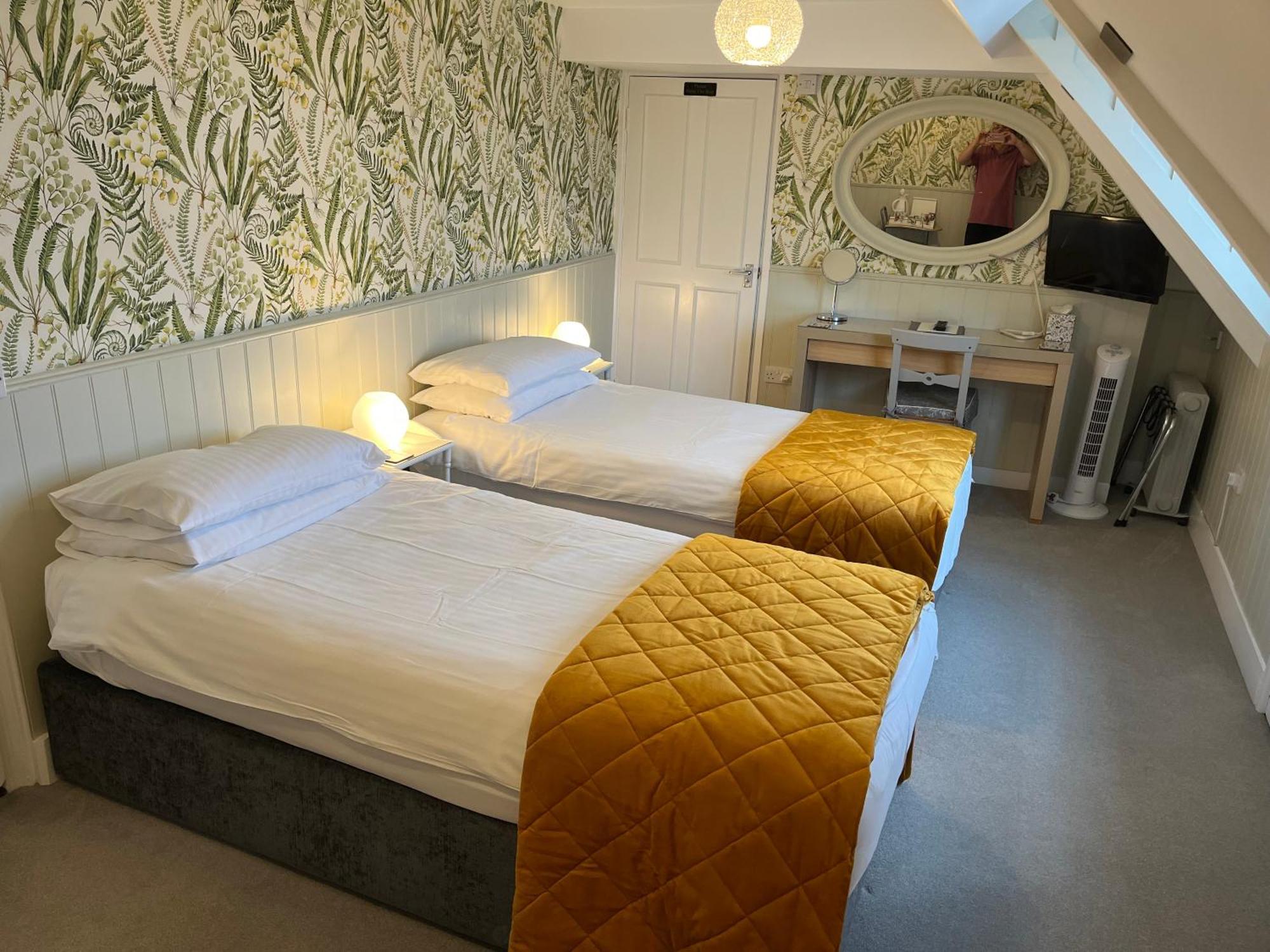 The Palmerston Rooms รอมซีย์ ภายนอก รูปภาพ
